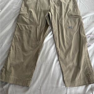 Eddie Bauer Tan Cargo crops Relaxed Fit